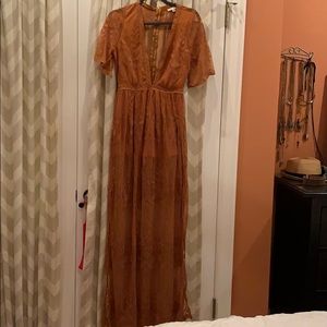 Sheer lace Maxi-dress